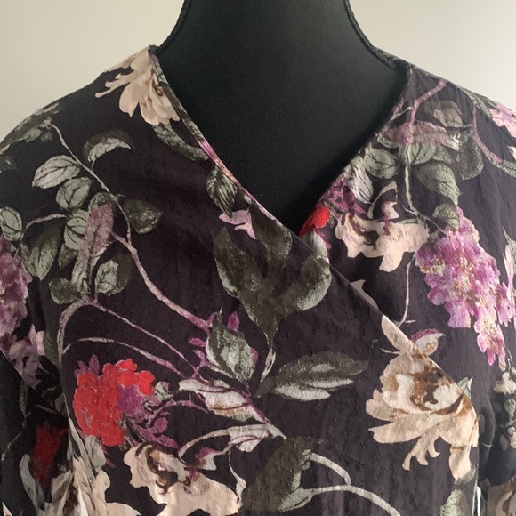 Collective Consepts wrap-around blouse - Picture 3 of 4